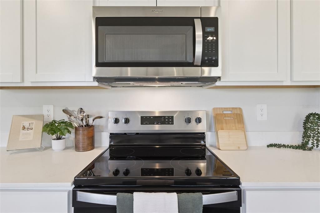 Active With Contract: $323,990 (4 beds, 2 baths, 1665 Square Feet)