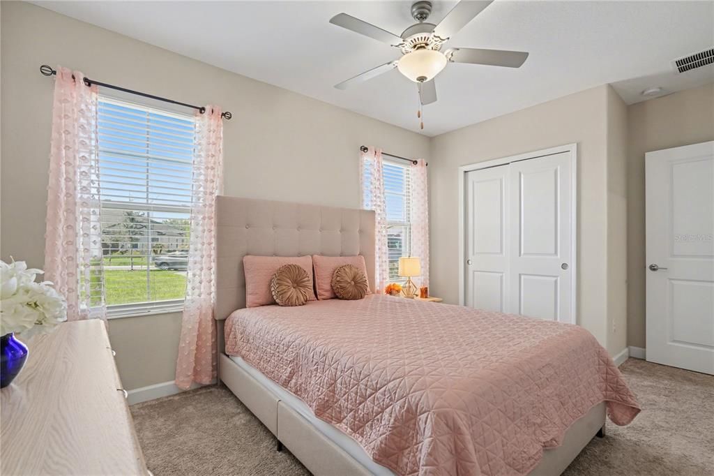 Active With Contract: $300,000 (2 beds, 2 baths, 1614 Square Feet)