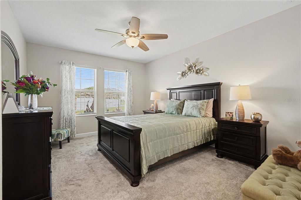 Active With Contract: $300,000 (2 beds, 2 baths, 1614 Square Feet)