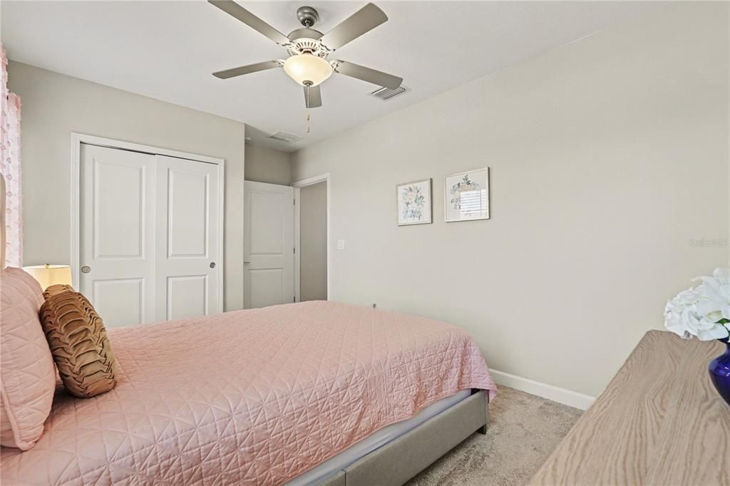 Active With Contract: $300,000 (2 beds, 2 baths, 1614 Square Feet)