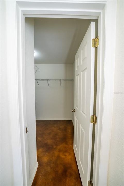 En Venta: $324,900 (3 camas, 2 baños, 2216 Pies cuadrados)