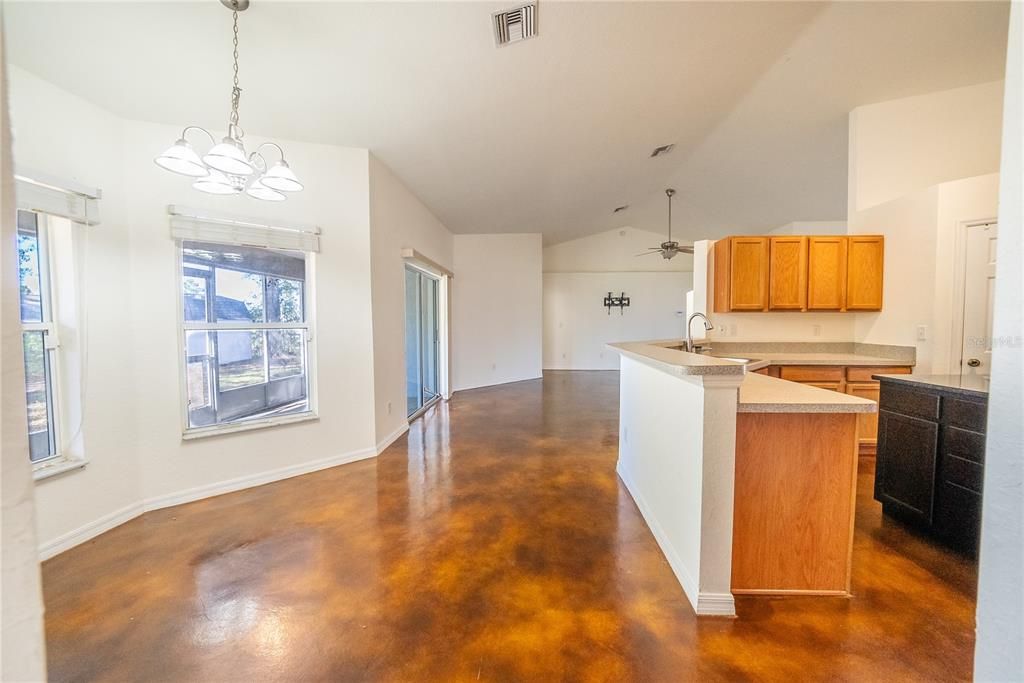 En Venta: $324,900 (3 camas, 2 baños, 2216 Pies cuadrados)