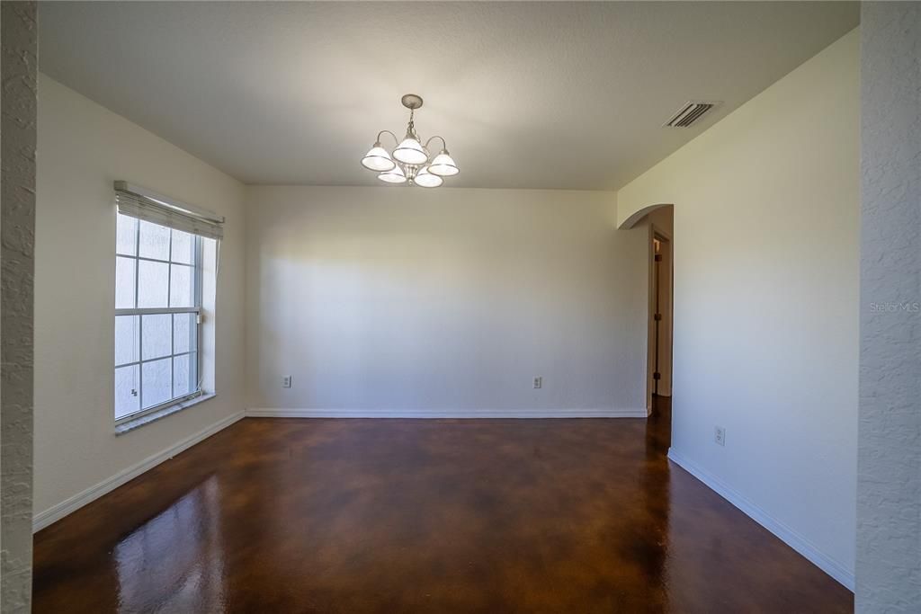En Venta: $324,900 (3 camas, 2 baños, 2216 Pies cuadrados)