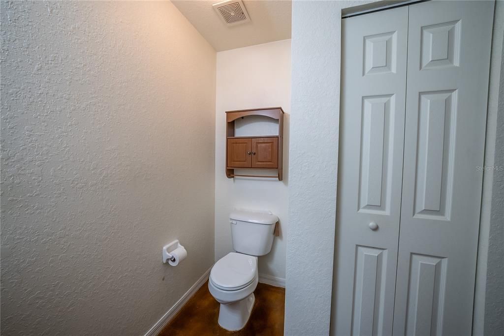 En Venta: $324,900 (3 camas, 2 baños, 2216 Pies cuadrados)