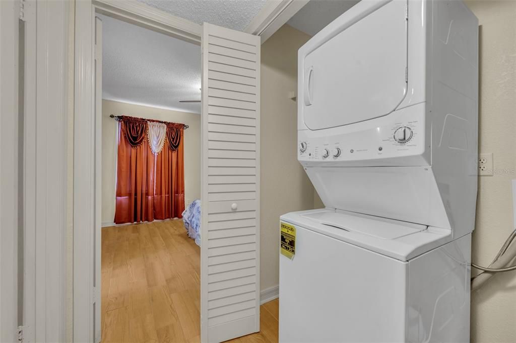 For Sale: $155,000 (2 beds, 2 baths, 1101 Square Feet)