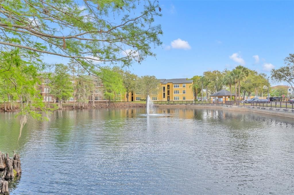 For Sale: $155,000 (2 beds, 2 baths, 1101 Square Feet)