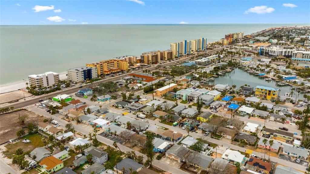 Active With Contract: $2,000 (1 beds, 1 baths, 625 Square Feet)