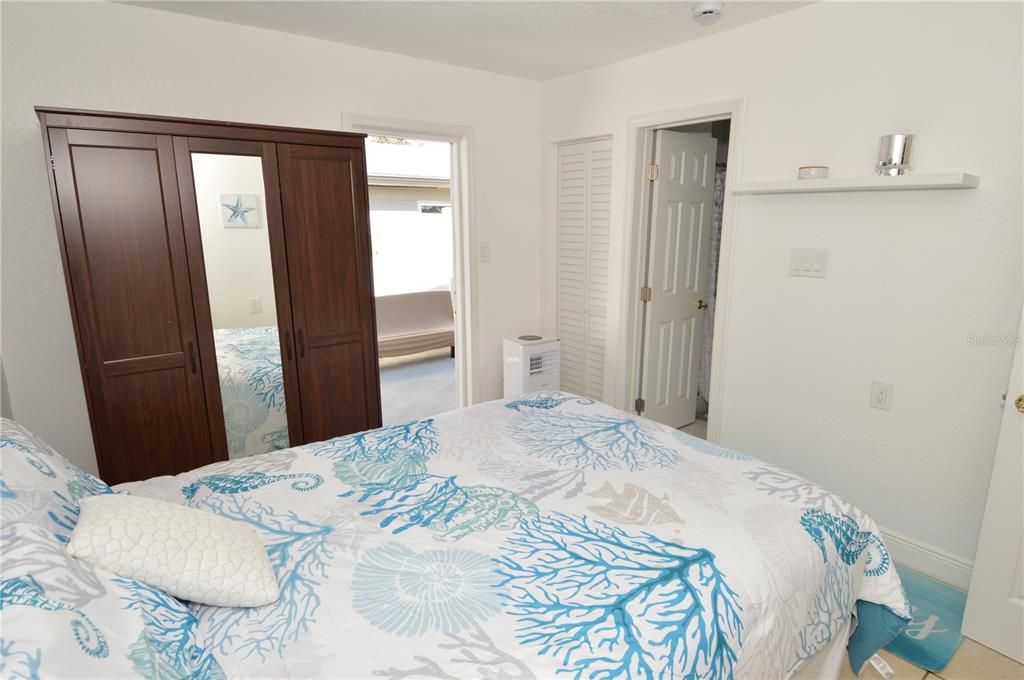 Active With Contract: $2,000 (1 beds, 1 baths, 625 Square Feet)