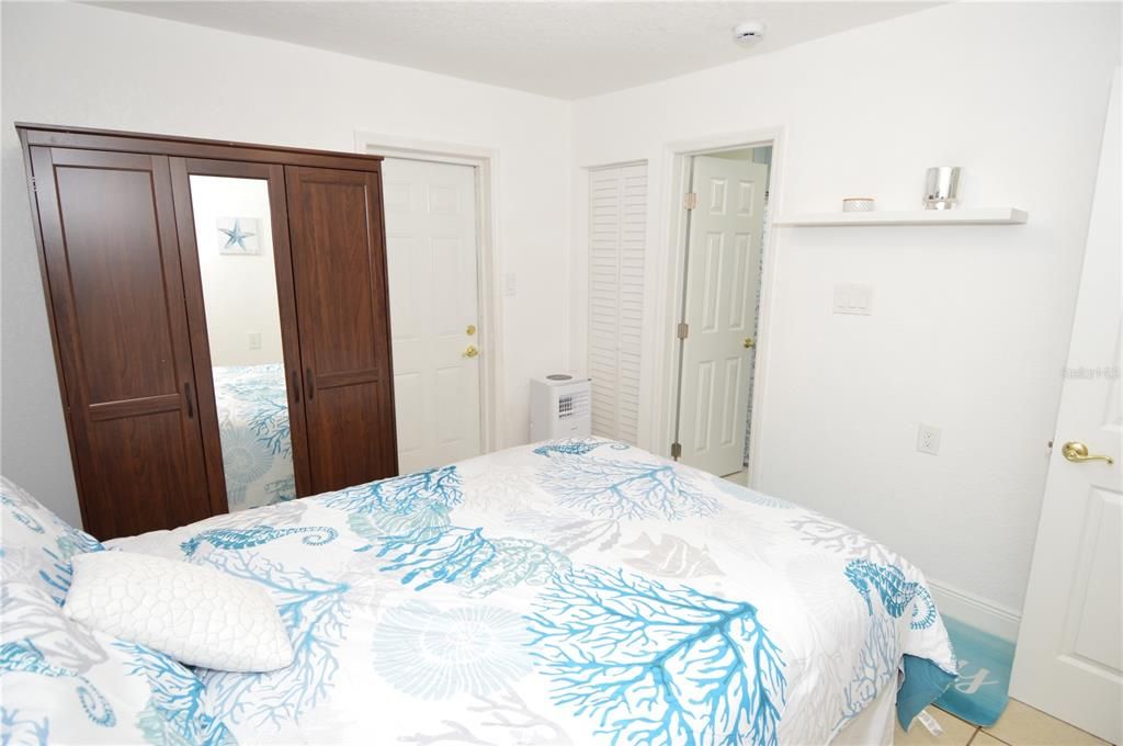 Active With Contract: $2,000 (1 beds, 1 baths, 625 Square Feet)