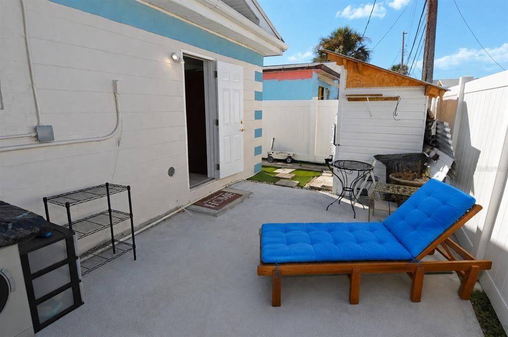 Active With Contract: $2,000 (1 beds, 1 baths, 625 Square Feet)