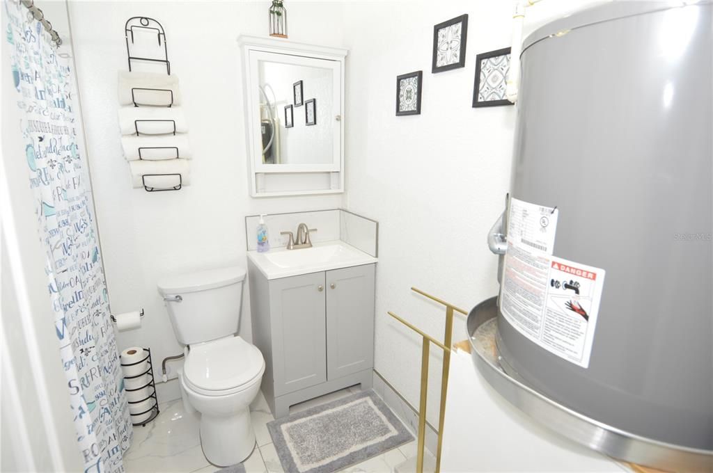 Active With Contract: $2,000 (1 beds, 1 baths, 625 Square Feet)