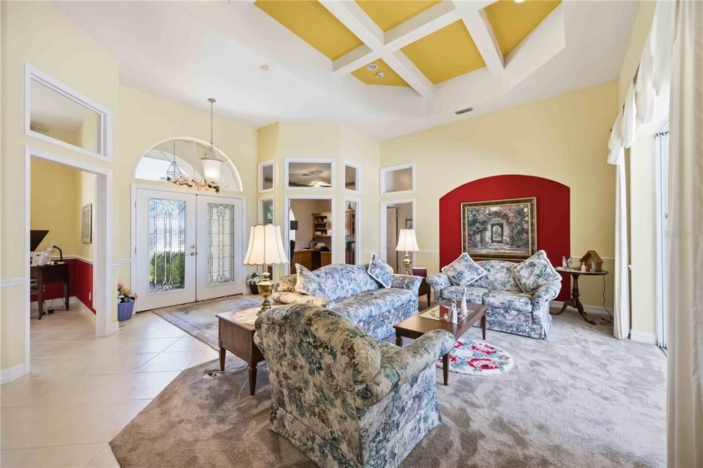 En Venta: $635,000 (3 camas, 2 baños, 2564 Pies cuadrados)