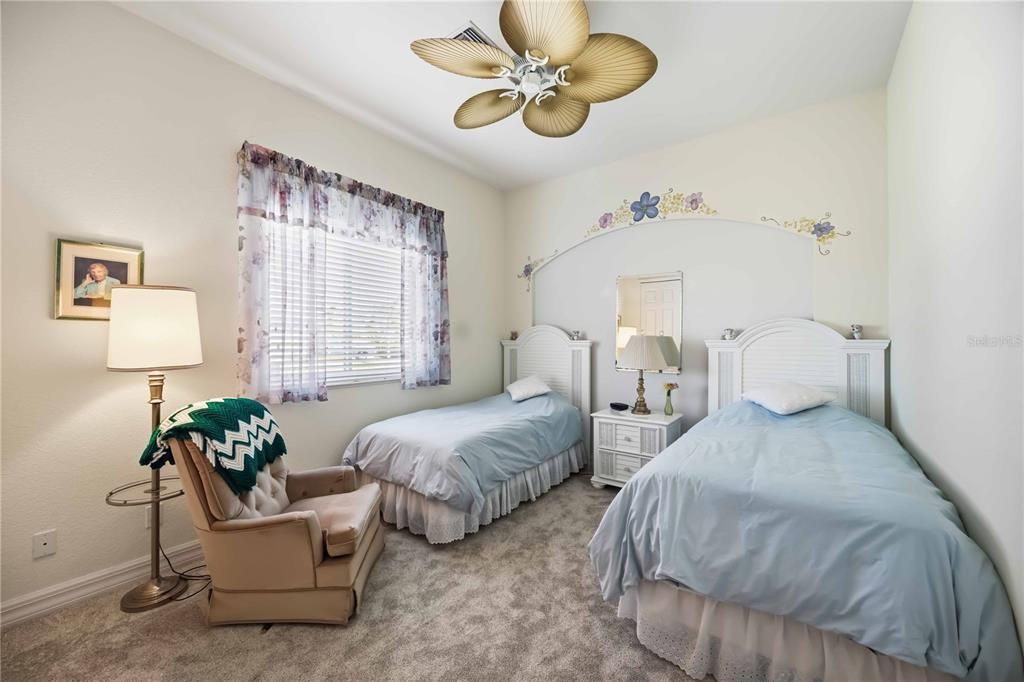 En Venta: $635,000 (3 camas, 2 baños, 2564 Pies cuadrados)