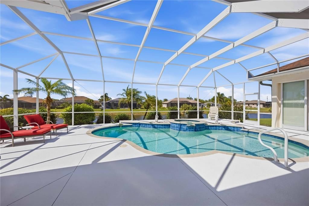 En Venta: $635,000 (3 camas, 2 baños, 2564 Pies cuadrados)