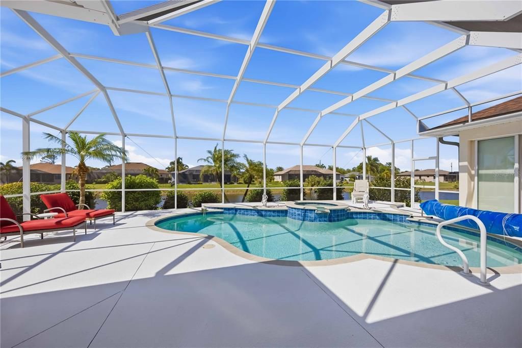 En Venta: $635,000 (3 camas, 2 baños, 2564 Pies cuadrados)