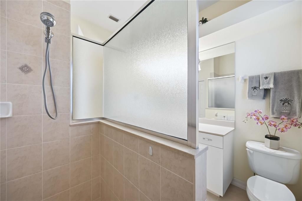 En Venta: $635,000 (3 camas, 2 baños, 2564 Pies cuadrados)