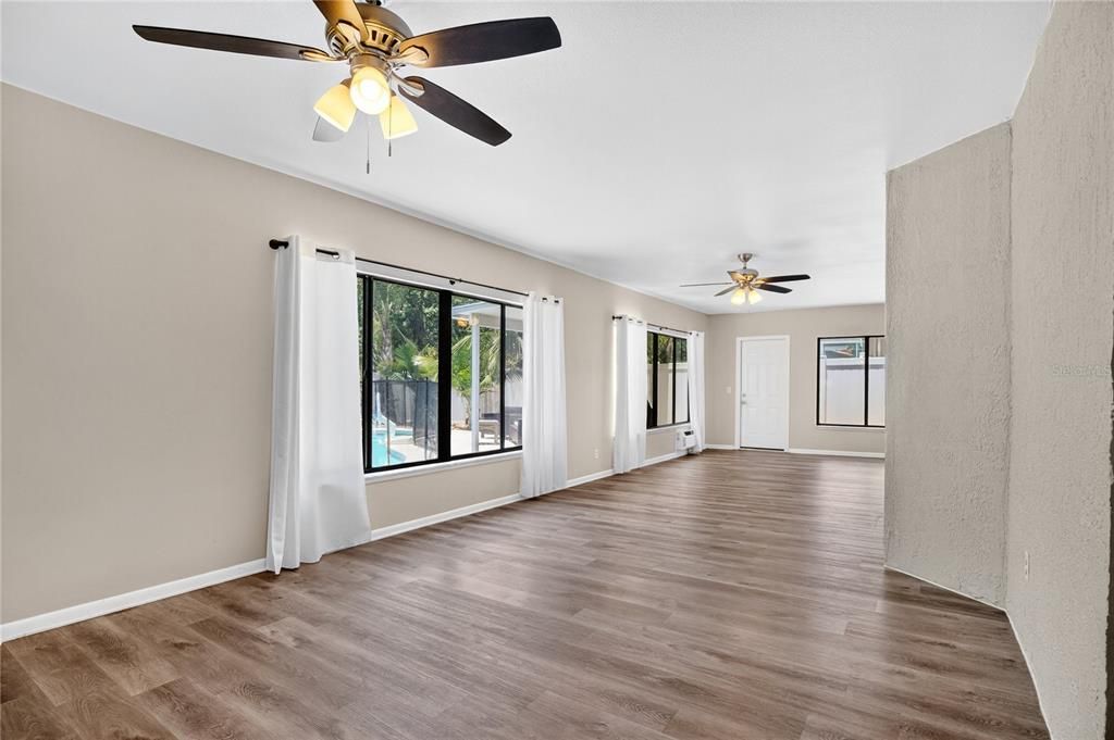 Active With Contract: $637,500 (5 beds, 3 baths, 3462 Square Feet)