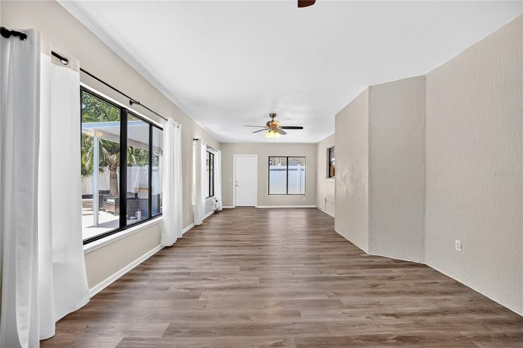 Active With Contract: $637,500 (5 beds, 3 baths, 3462 Square Feet)