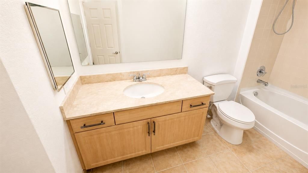 Active With Contract: $2,800 (3 beds, 2 baths, 1352 Square Feet)