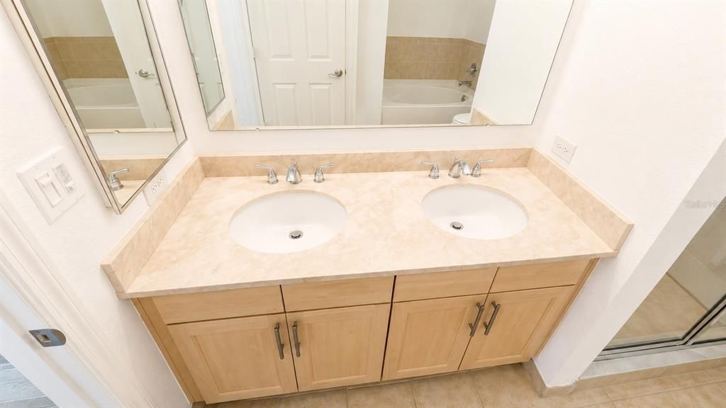 Active With Contract: $2,800 (3 beds, 2 baths, 1352 Square Feet)