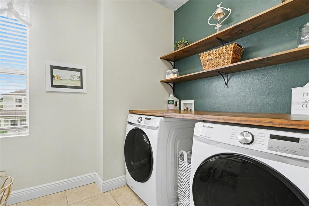 Под контрактом: $450,000 (5 спален, 3 ванн, 2566 Квадратных фут)