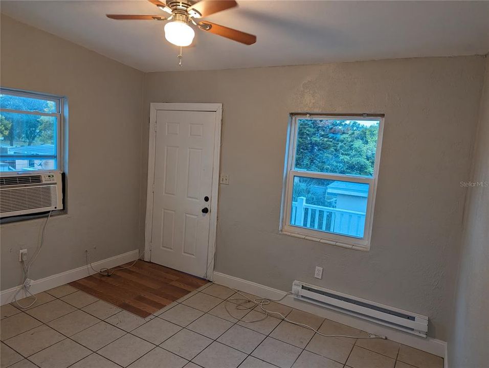 For Rent: $1,250 (2 beds, 1 baths, 616 Square Feet)