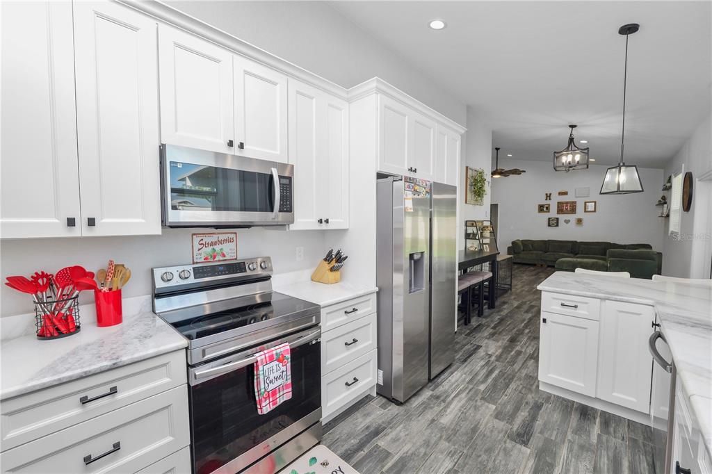 Activo con contrato: $285,000 (3 camas, 2 baños, 1539 Pies cuadrados)