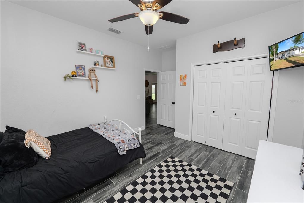 Activo con contrato: $285,000 (3 camas, 2 baños, 1539 Pies cuadrados)