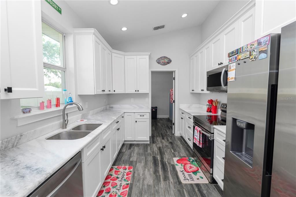 Activo con contrato: $285,000 (3 camas, 2 baños, 1539 Pies cuadrados)