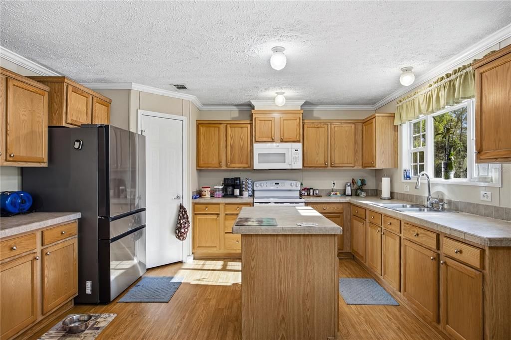 En Venta: $199,900 (3 camas, 2 baños, 1560 Pies cuadrados)
