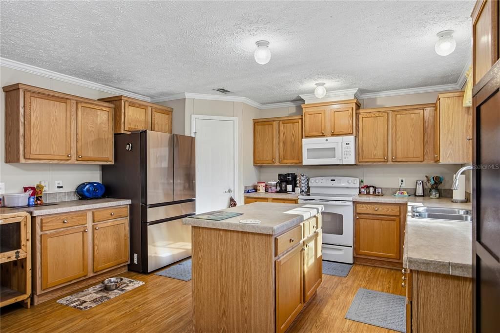 En Venta: $199,900 (3 camas, 2 baños, 1560 Pies cuadrados)