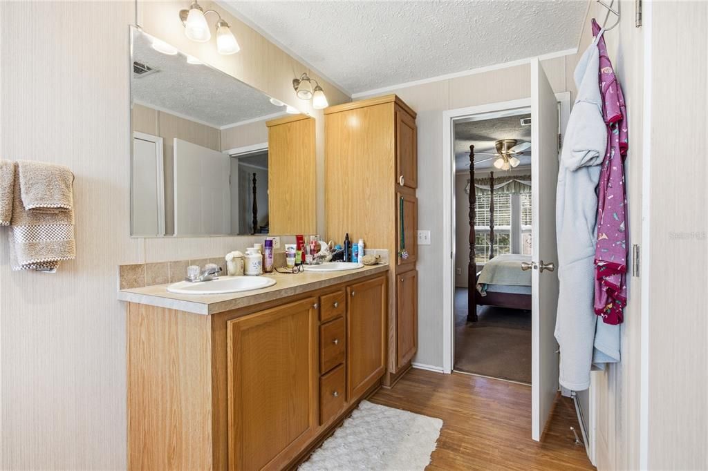 En Venta: $199,900 (3 camas, 2 baños, 1560 Pies cuadrados)