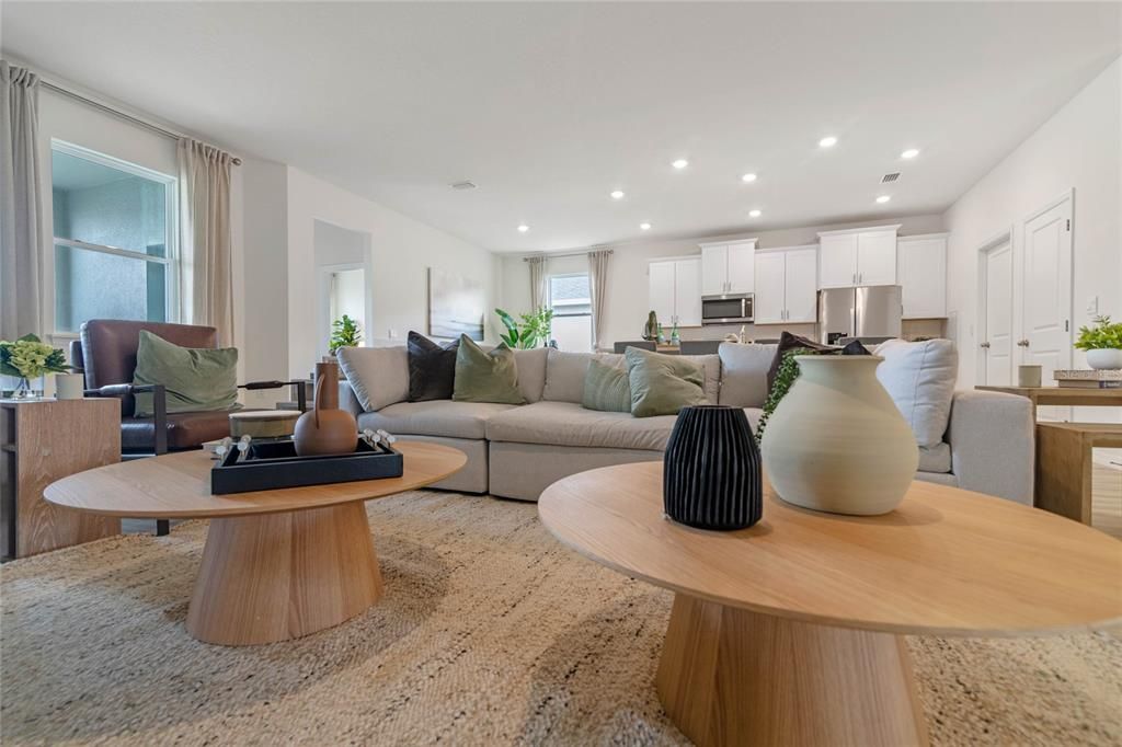 En Venta: $604,990 (4 camas, 3 baños, 2361 Pies cuadrados)