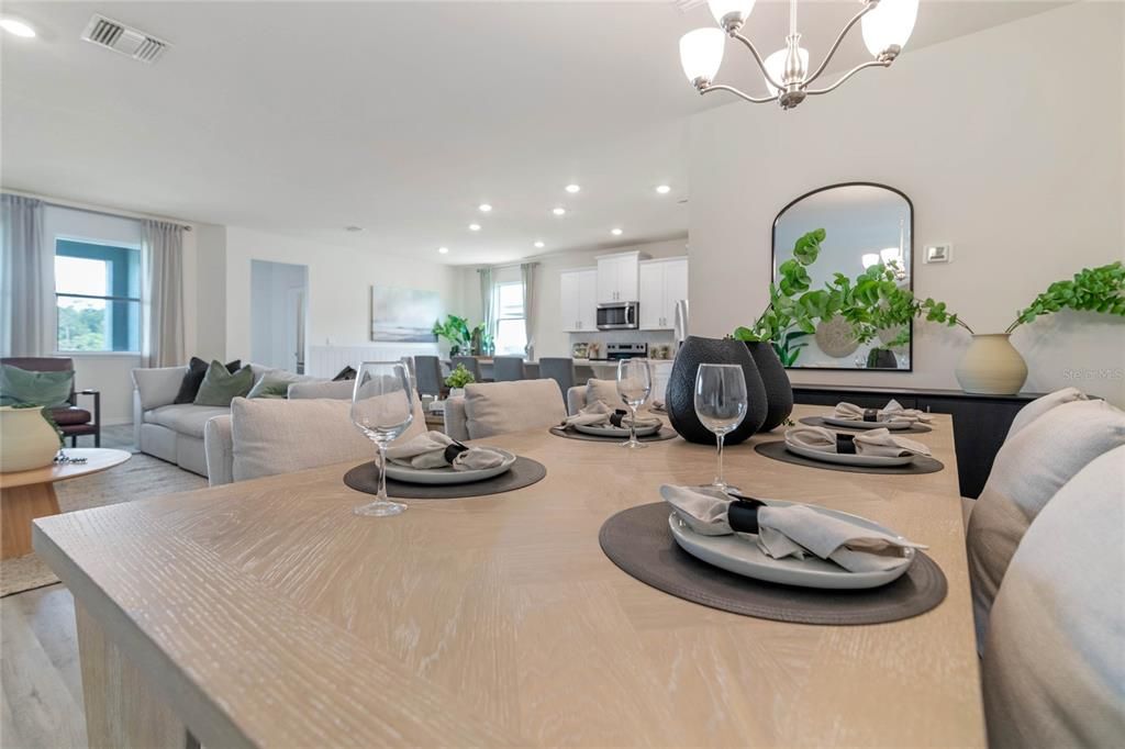 En Venta: $604,990 (4 camas, 3 baños, 2361 Pies cuadrados)