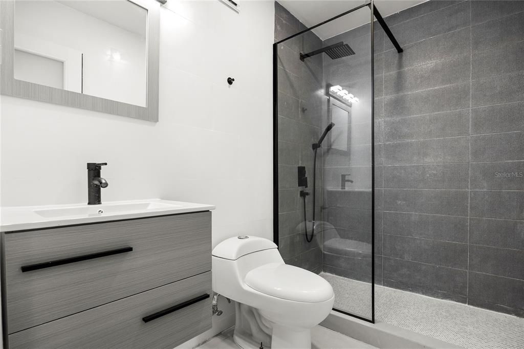 В аренду: $1,800 (0 спален, 1 ванн, 566 Квадратных фут)