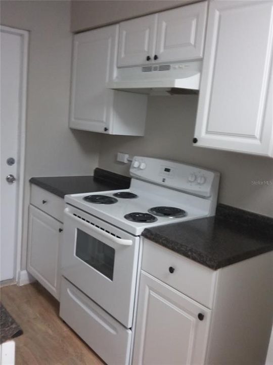 For Rent: $1,100 (2 beds, 1 baths, 710 Square Feet)