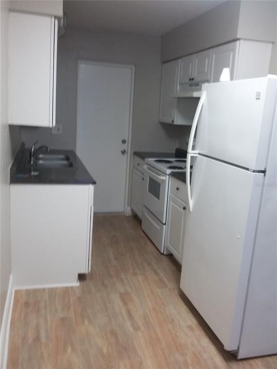 For Rent: $1,100 (2 beds, 1 baths, 710 Square Feet)