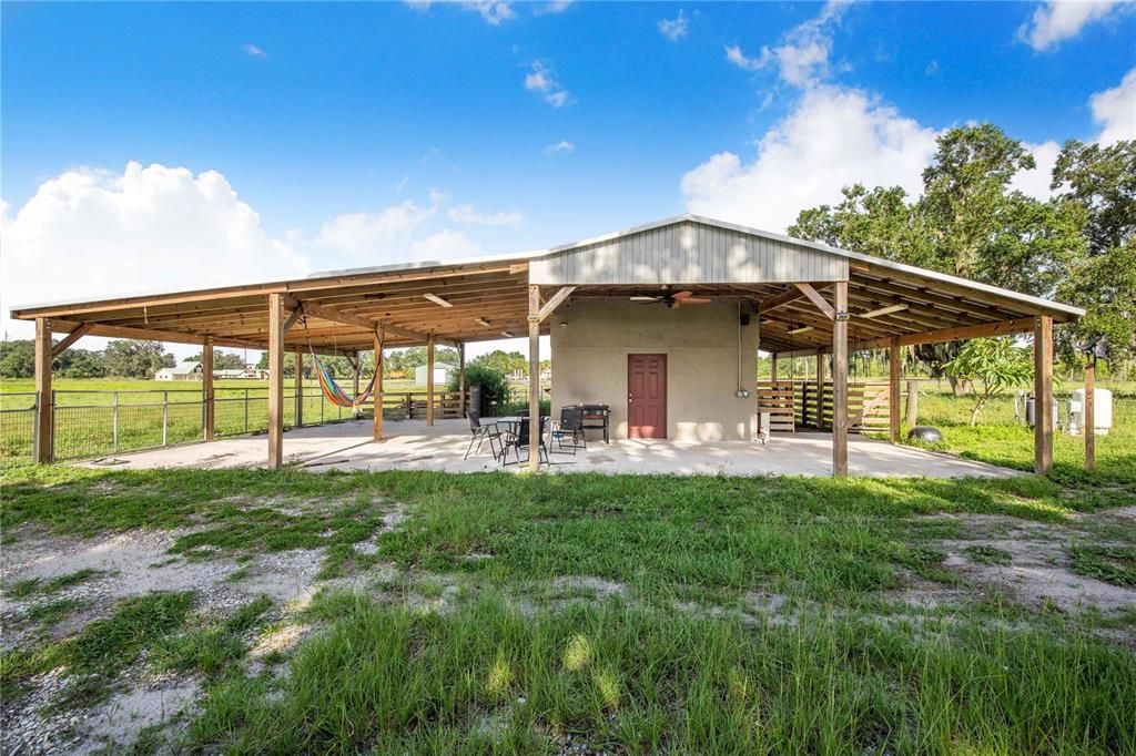 Activo con contrato: $1,849,000 (5 camas, 3 baños, 3238 Pies cuadrados)