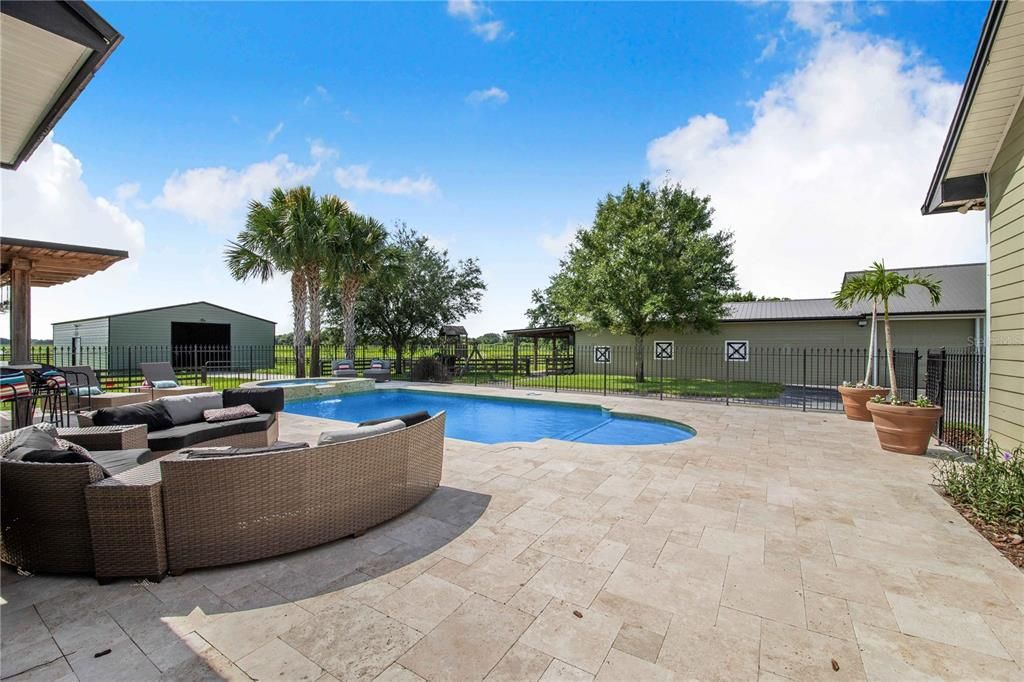 Activo con contrato: $1,849,000 (5 camas, 3 baños, 3238 Pies cuadrados)