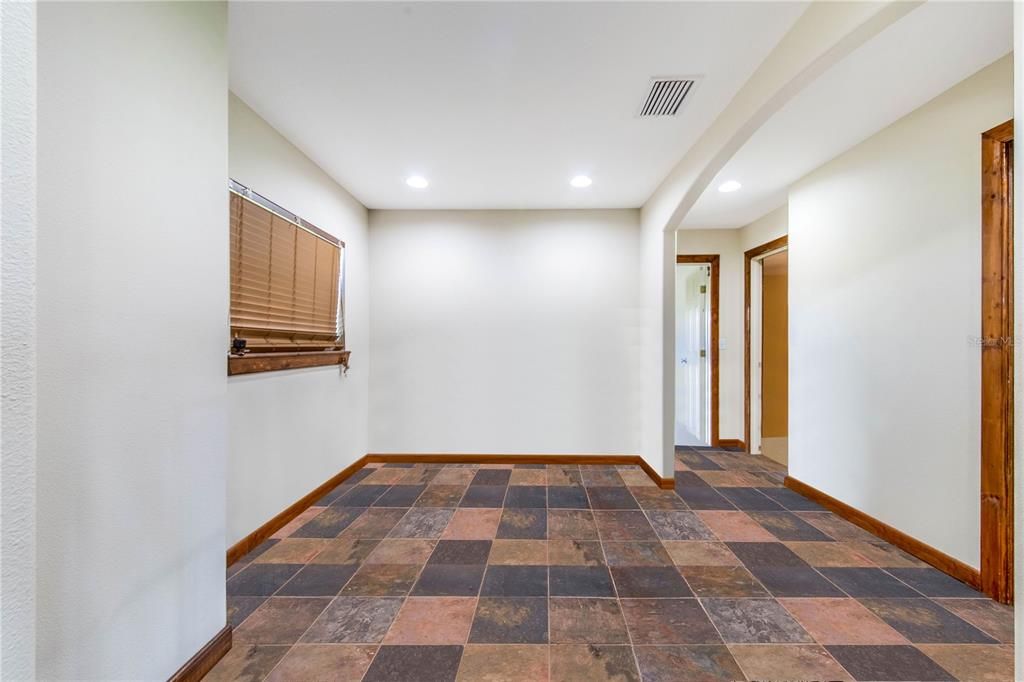Activo con contrato: $1,849,000 (5 camas, 3 baños, 3238 Pies cuadrados)