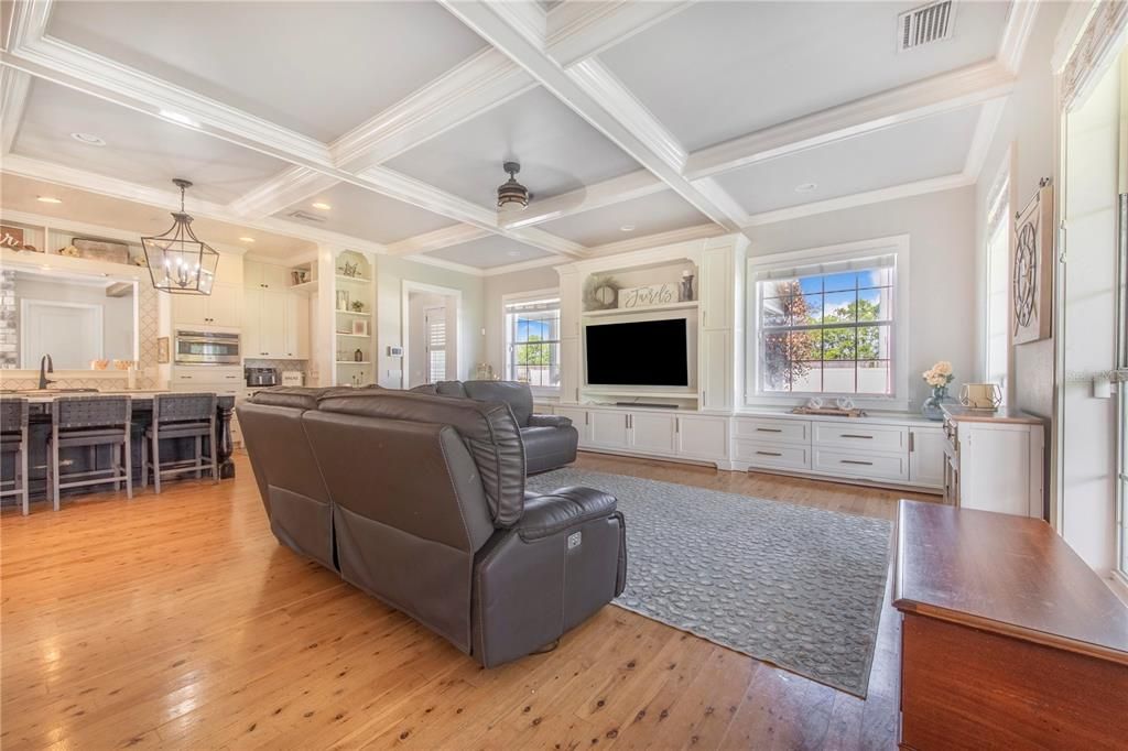 Activo con contrato: $1,849,000 (5 camas, 3 baños, 3238 Pies cuadrados)