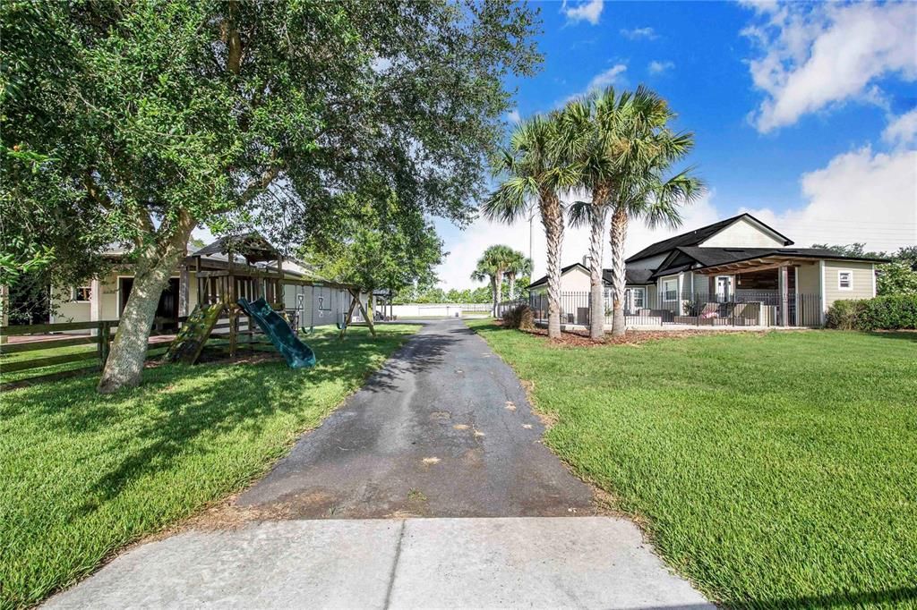 Activo con contrato: $1,849,000 (5 camas, 3 baños, 3238 Pies cuadrados)