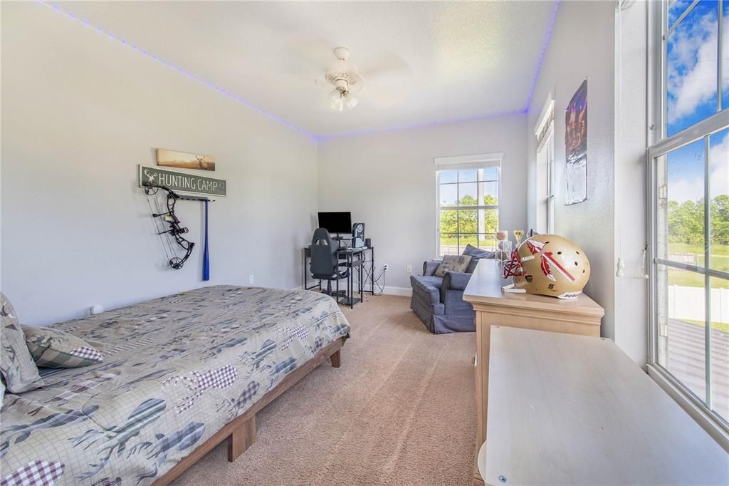 Activo con contrato: $1,849,000 (5 camas, 3 baños, 3238 Pies cuadrados)