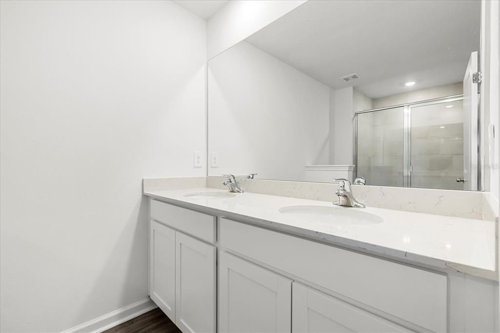 For Sale: $215,000 (3 beds, 2 baths, 1708 Square Feet)