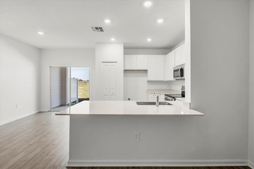 For Sale: $215,000 (3 beds, 2 baths, 1708 Square Feet)