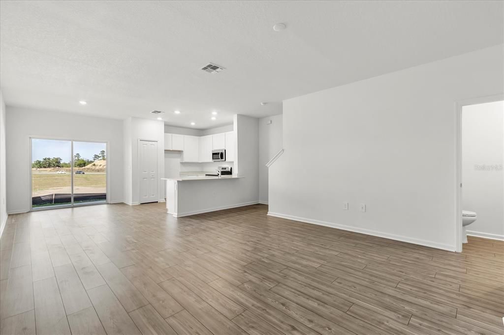 For Sale: $215,000 (3 beds, 2 baths, 1708 Square Feet)