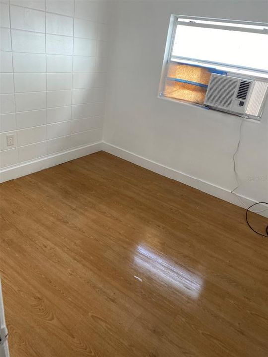 For Rent: $1,000 (2 beds, 1 baths, 543 Square Feet)