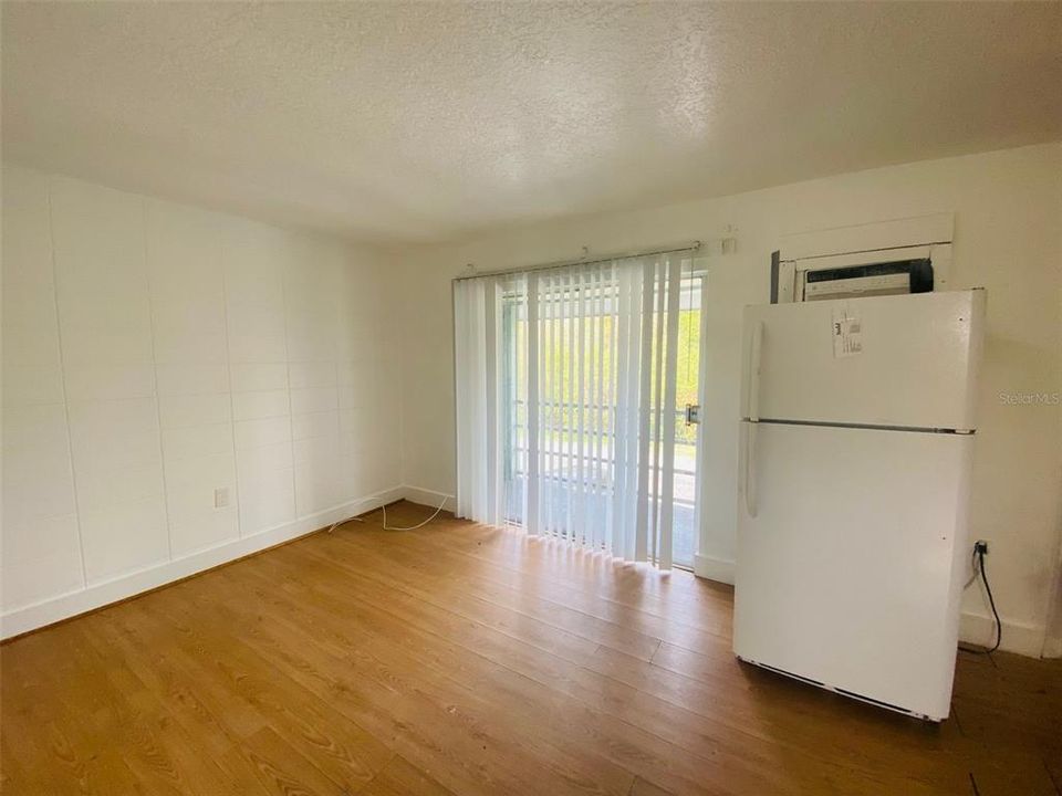 For Rent: $1,000 (2 beds, 1 baths, 543 Square Feet)