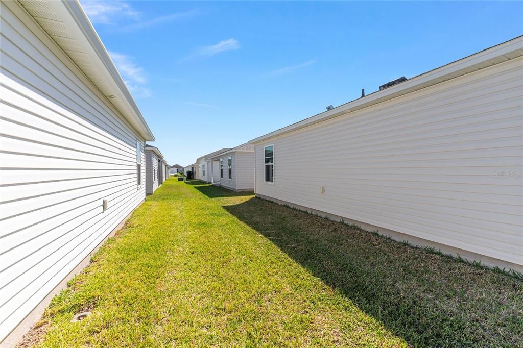 На продажу: $259,900 (2 спален, 2 ванн, 1039 Квадратных фут)