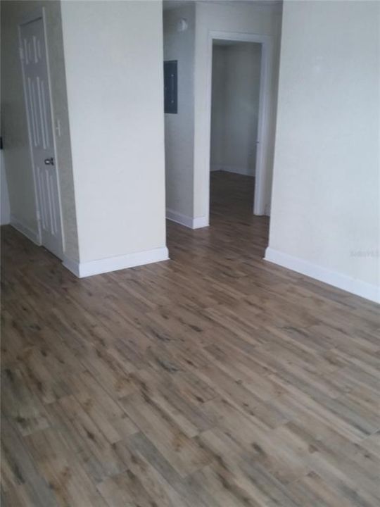 For Rent: $1,100 (2 beds, 1 baths, 710 Square Feet)